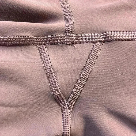 Lululemon - In Movement Crop*Everlux 19” (Smoked Mulberry) Size 6 - Picture 9 of 9